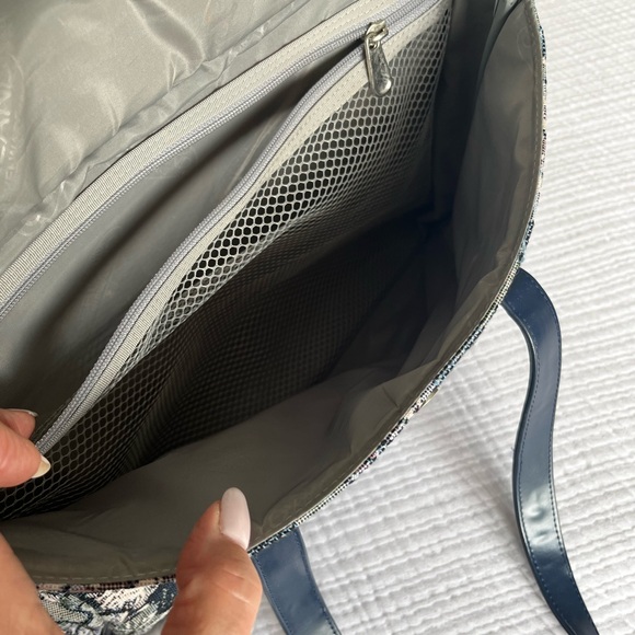 Overland Vintage 80’s Tapestry Weekender Bag - Picture 6 of 10